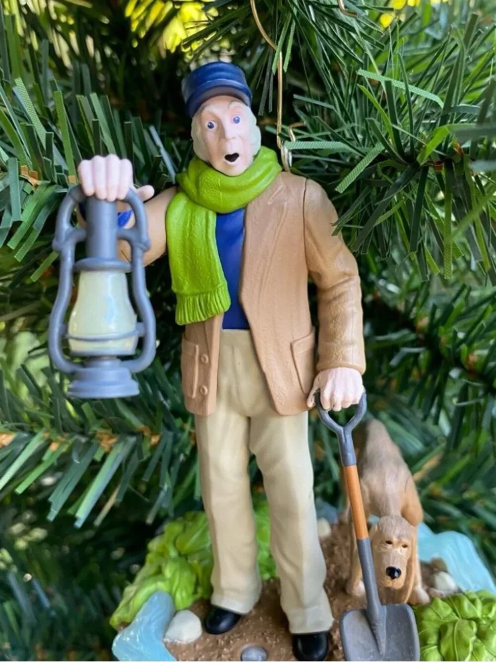 NWT Hallmark Disney Haunted Mansion Caretaker and His Dog ornament